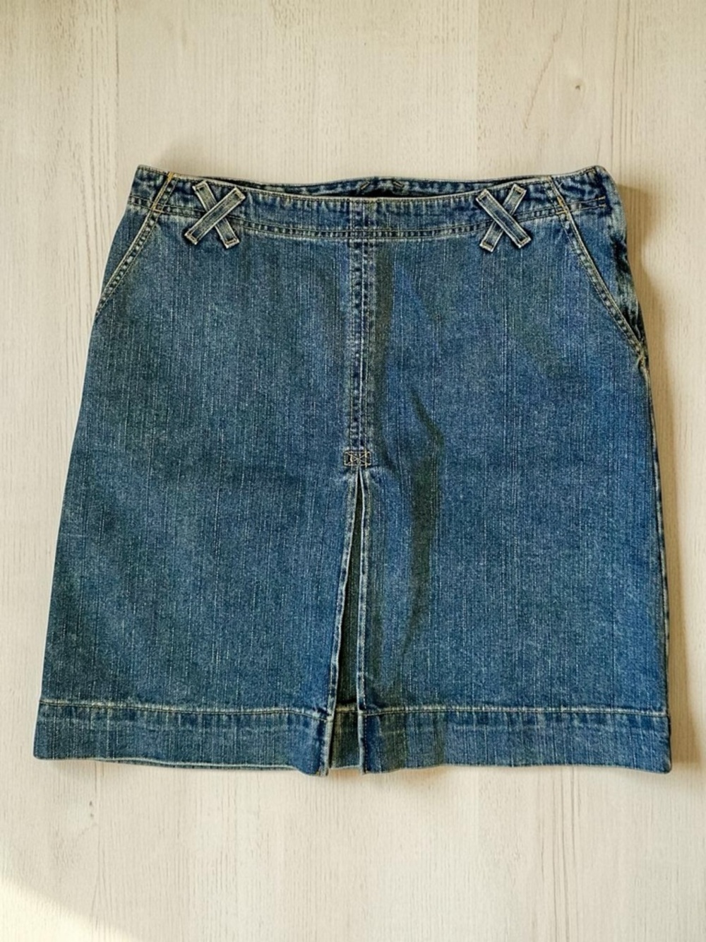 Levi's Medium Blue Denim Skirt with Front Pleat 100% Cotton